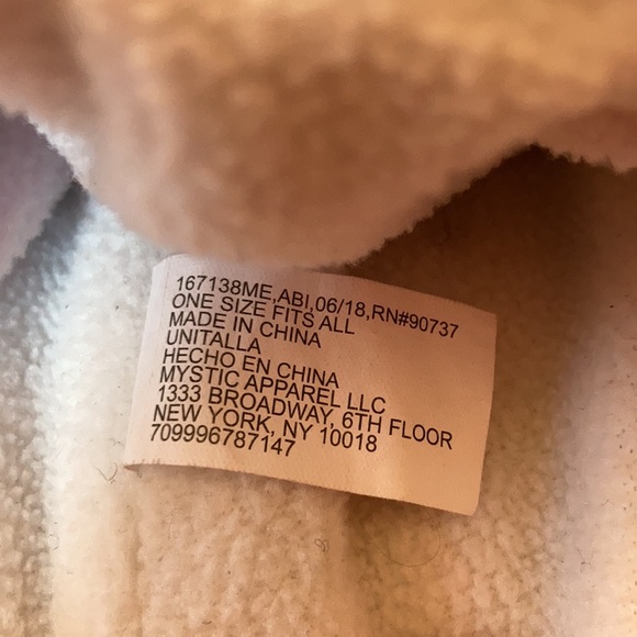 NEW! Beanie - Picture 6 of 8